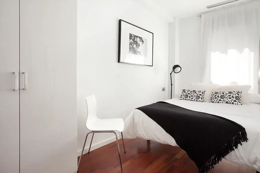 Rent Top Apartments Eixample Barselona 0*,  İspanya